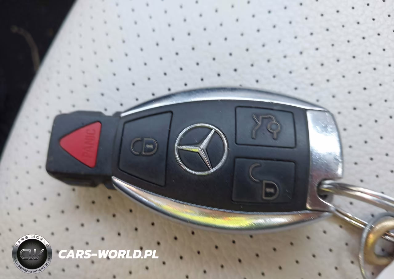 2018 Mercedes-Benz C 300 VIN:55SWF4JB1JU239347 - 11