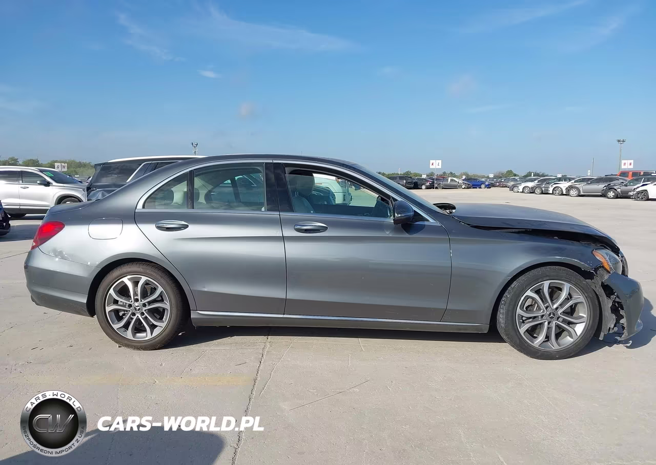 2018 Mercedes-Benz C 300 VIN:55SWF4JB1JU239347 - 13