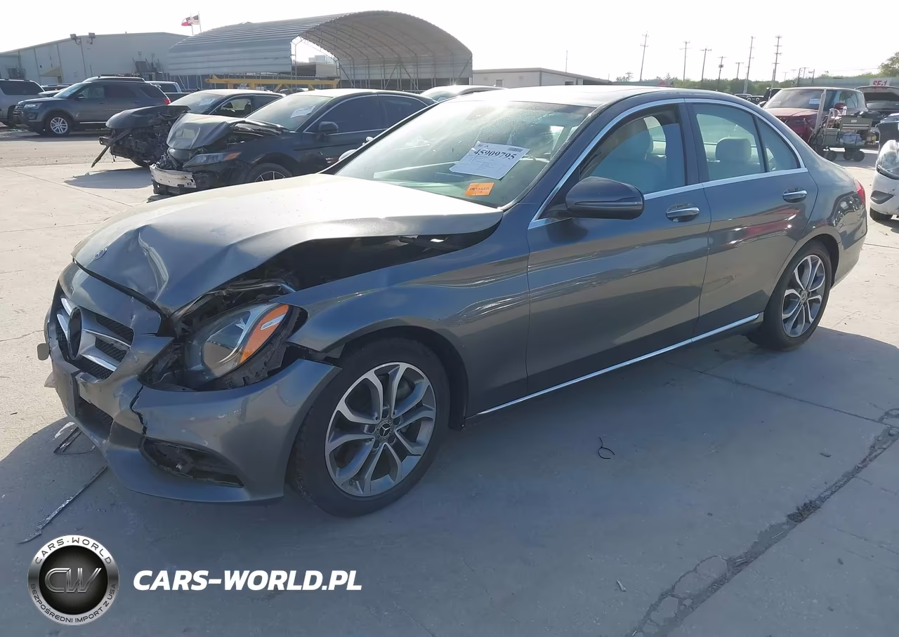 2018 Mercedes-Benz C 300 VIN:55SWF4JB1JU239347 - 2