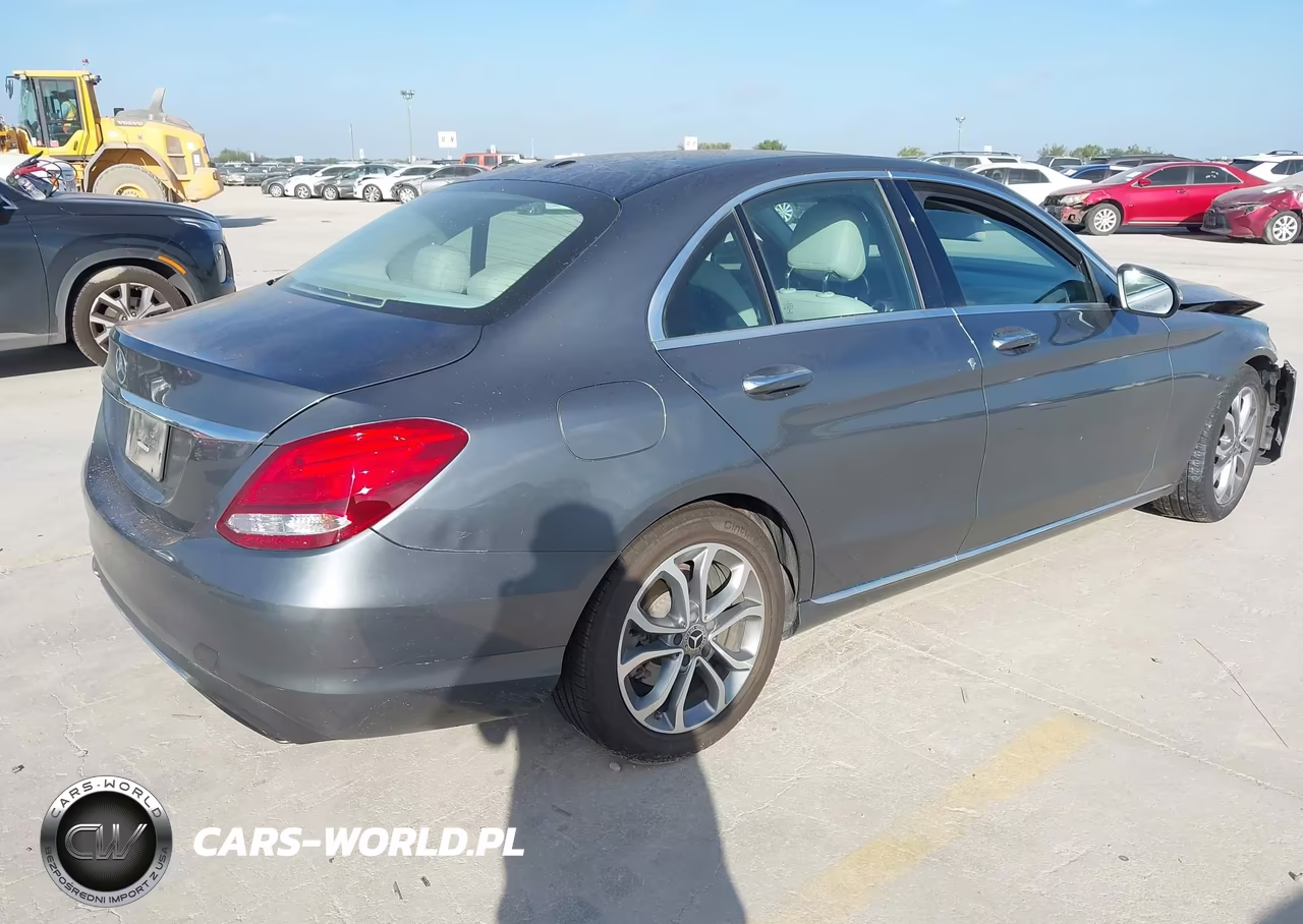 2018 Mercedes-Benz C 300 VIN:55SWF4JB1JU239347 - 4