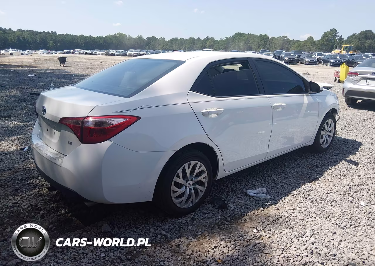 2019 Toyota Corolla Le VIN:2T1BURHE8KC154305 - 4