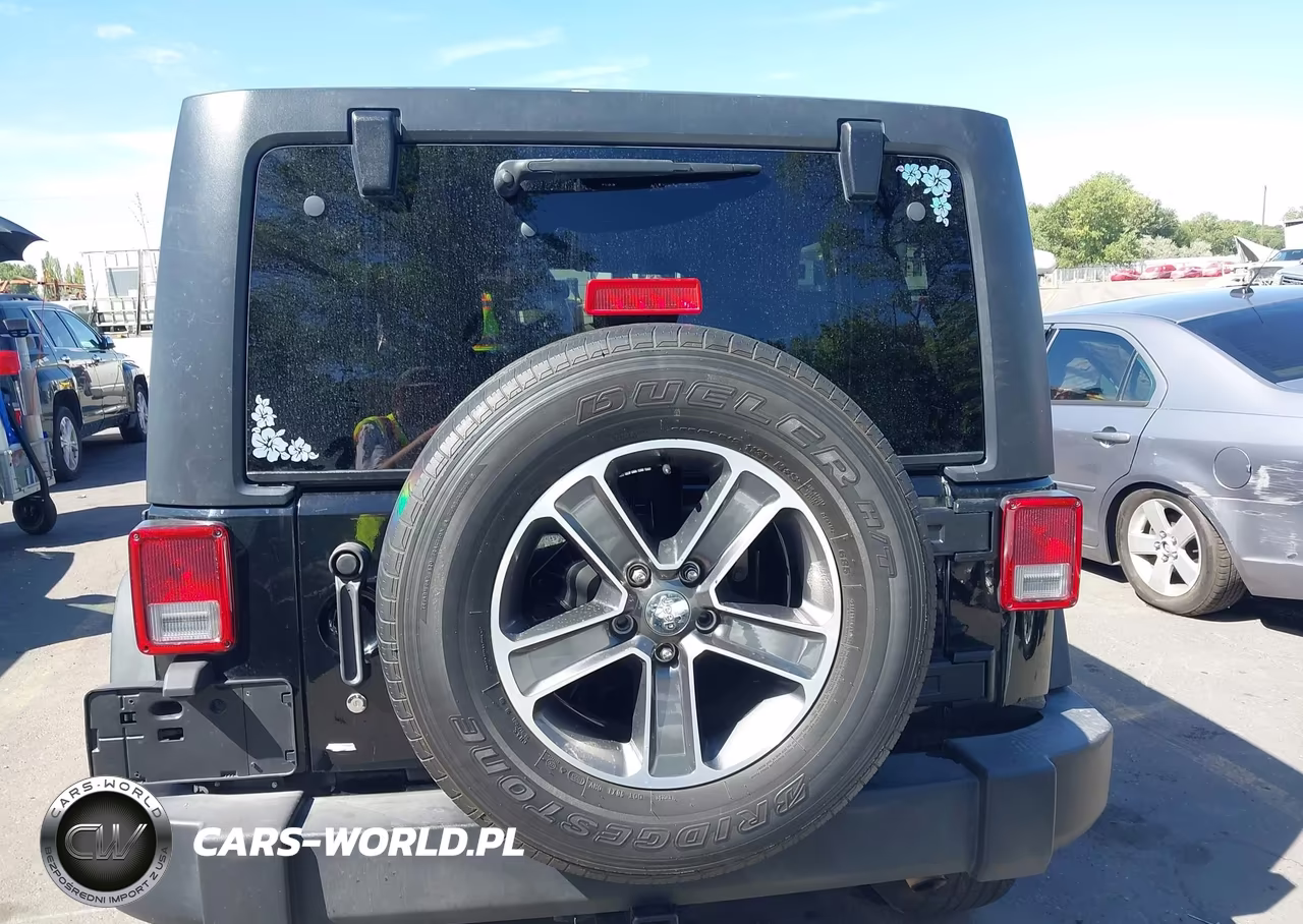 2016 Jeep Wrangler Unlimited Sport VIN:1C4BJWDG0GL327555 - 16