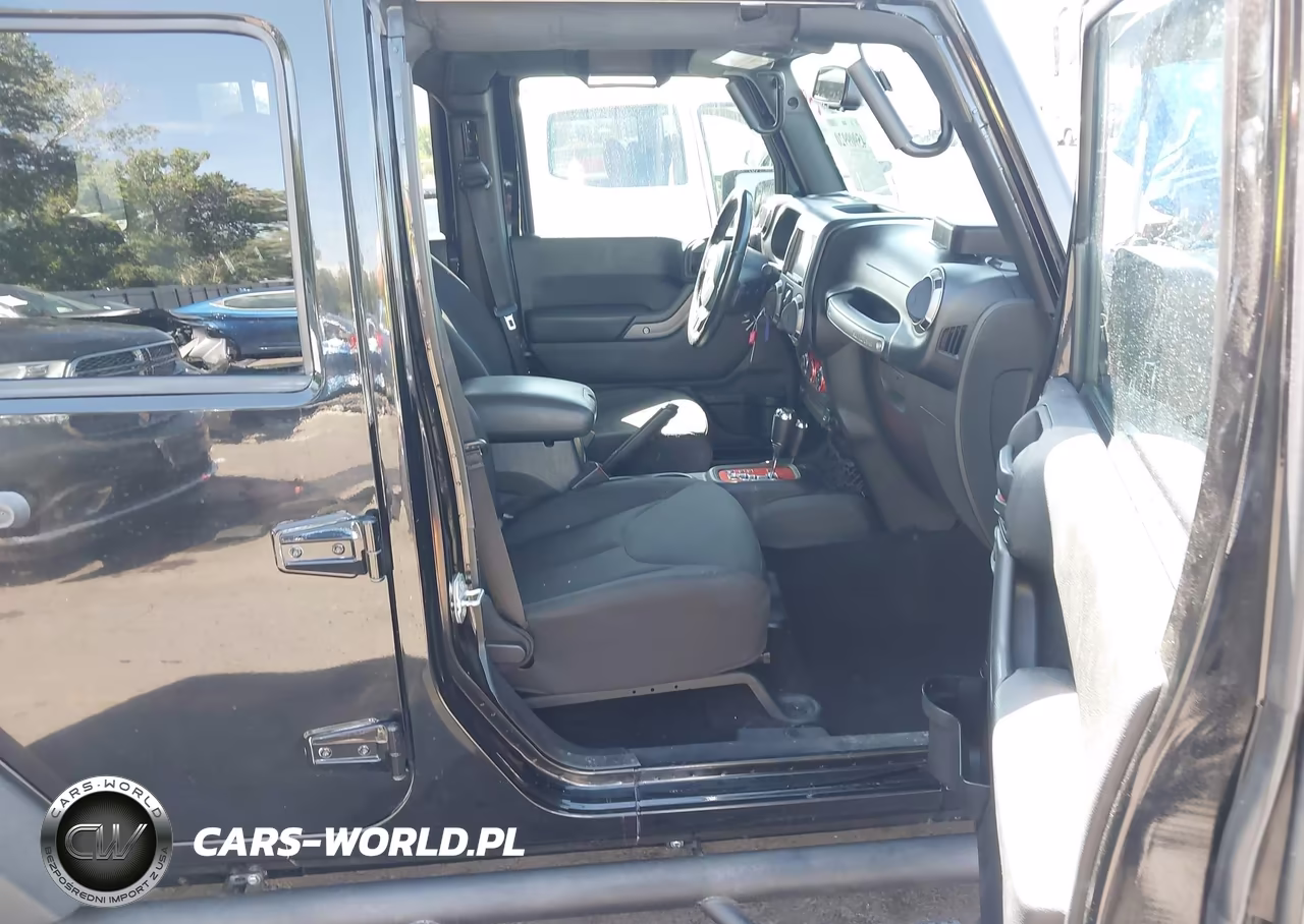 2016 Jeep Wrangler Unlimited Sport VIN:1C4BJWDG0GL327555 - 5