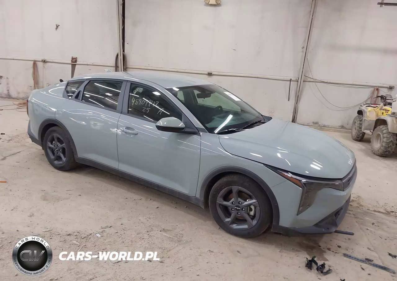 2025 Kia K4 Lxs VIN:3KPFT4DE5SE225149 - 1