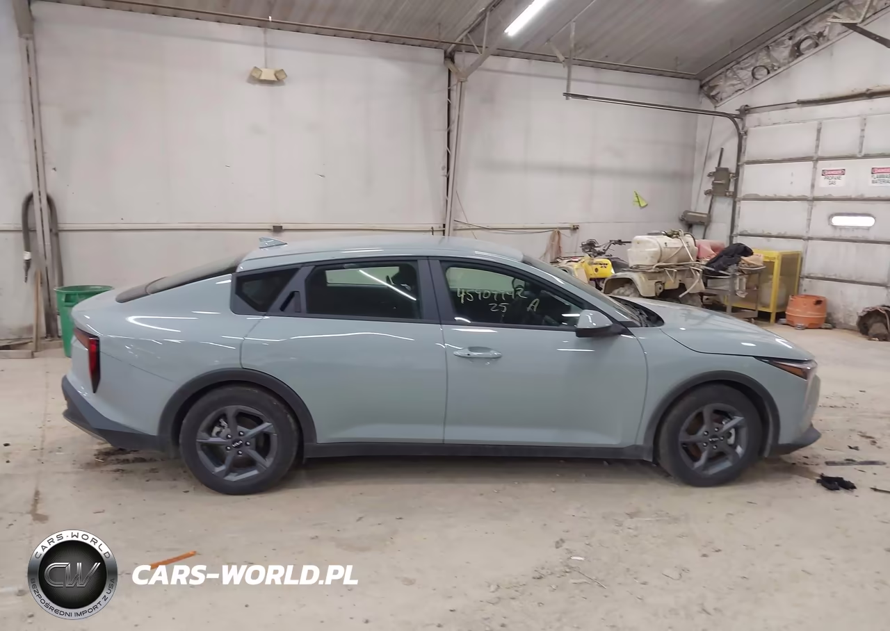 2025 Kia K4 Lxs VIN:3KPFT4DE5SE225149 - 13