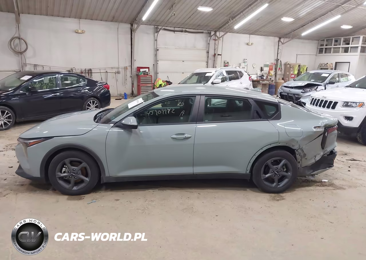 2025 Kia K4 Lxs VIN:3KPFT4DE5SE225149 - 14