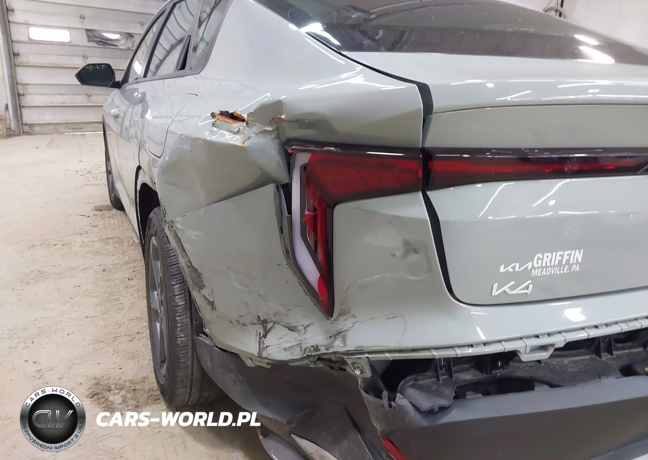 2025 Kia K4 Lxs VIN:3KPFT4DE5SE225149 - 17