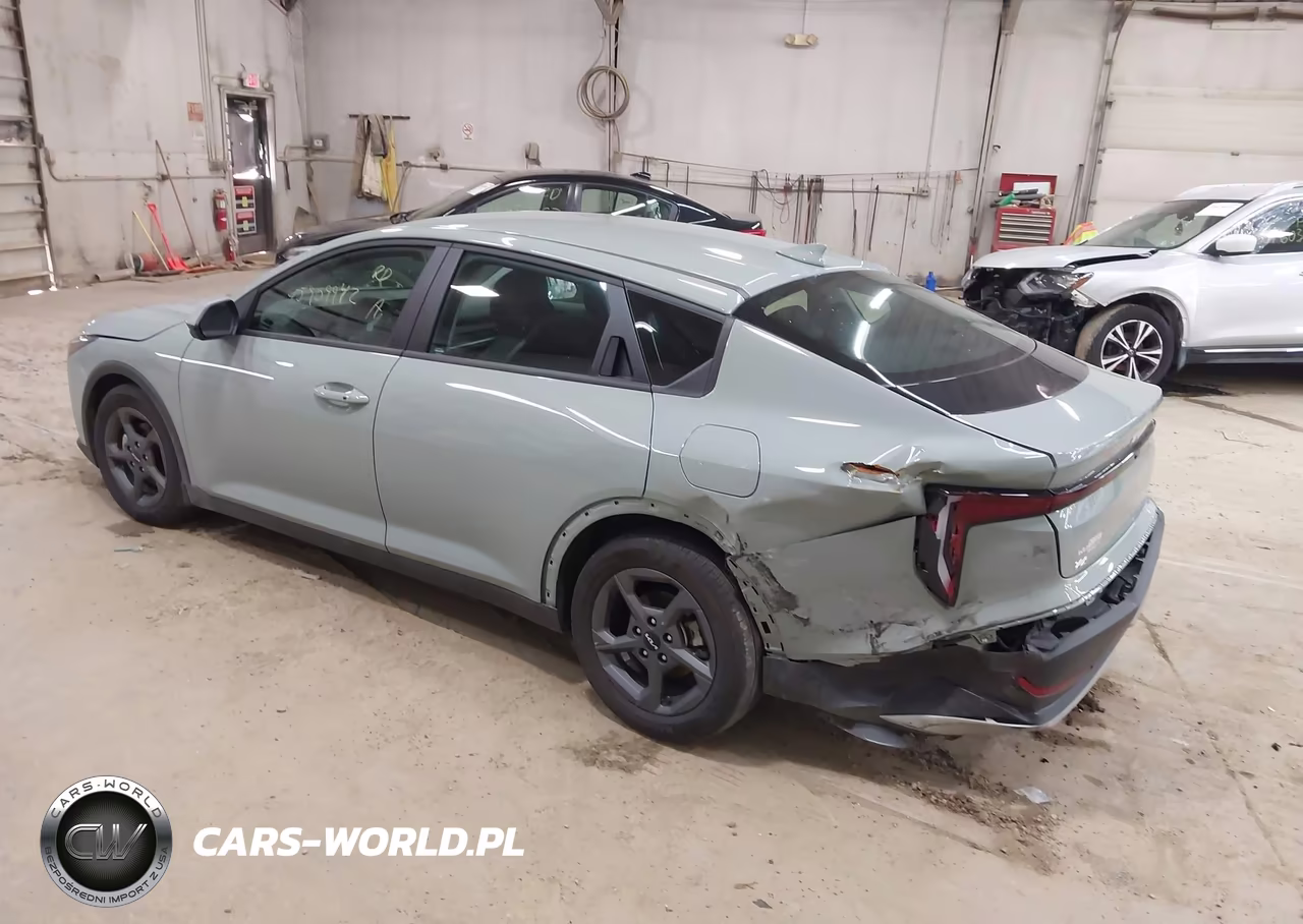 2025 Kia K4 Lxs VIN:3KPFT4DE5SE225149 - 3