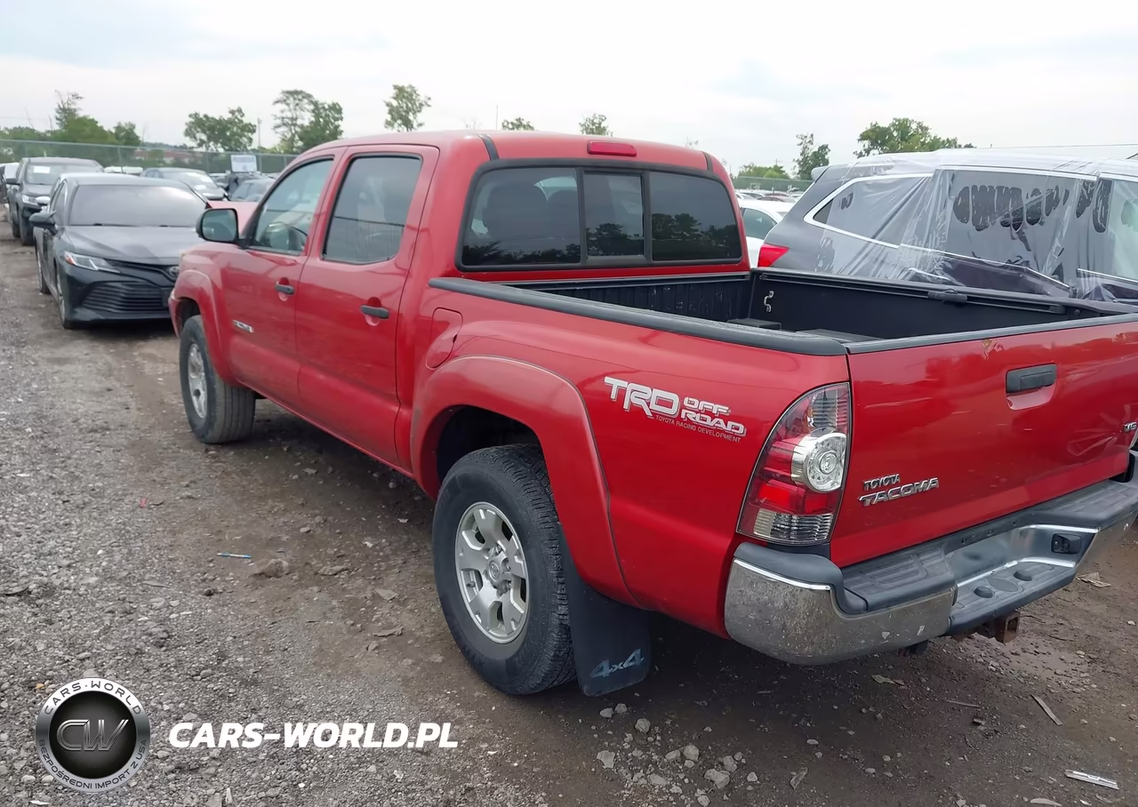 2013 Toyota Tacoma Base V6 VIN:3TMLU4EN6DM118215 - 3