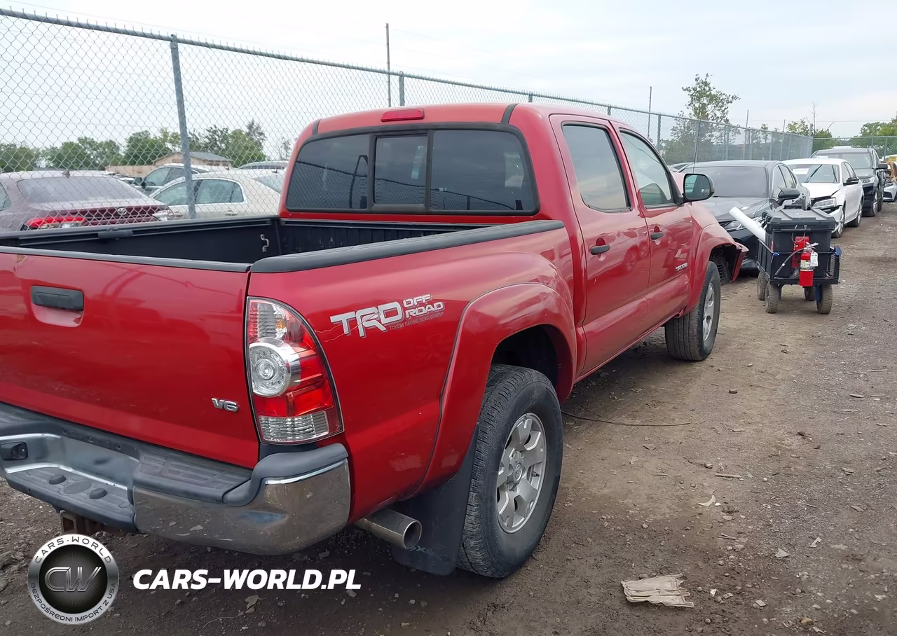 2013 Toyota Tacoma Base V6 VIN:3TMLU4EN6DM118215 - 4