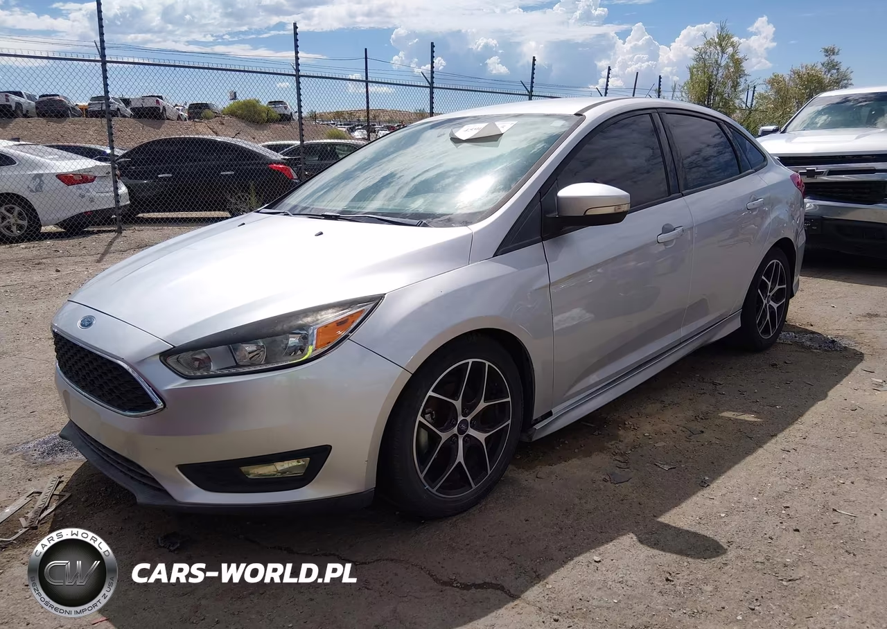 2015 Ford Focus Se VIN:1FADP3F22FL221586 - 2