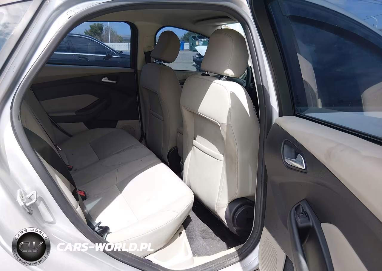 2015 Ford Focus Se VIN:1FADP3F22FL221586 - 8