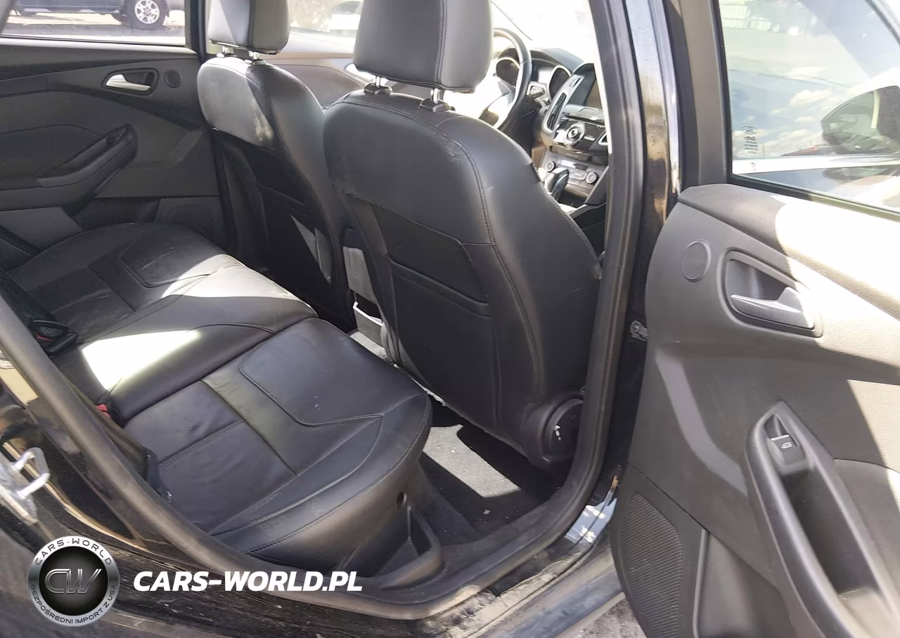 2016 Ford Focus Titanium VIN:1FADP3N22GL394964 - 8