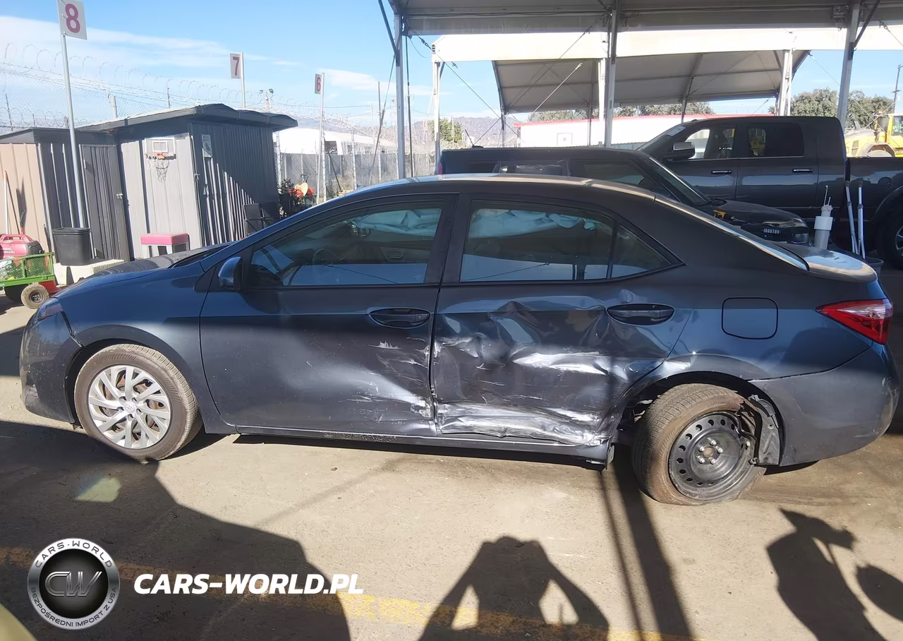 2017 Toyota Corolla Le VIN:5YFBURHE1HP669428 - 14
