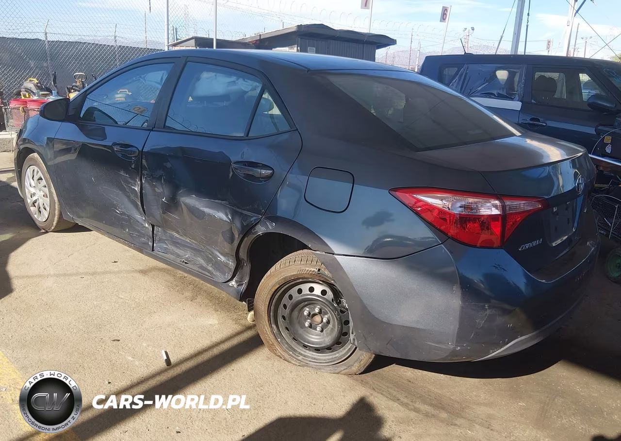 2017 Toyota Corolla Le VIN:5YFBURHE1HP669428 - 3