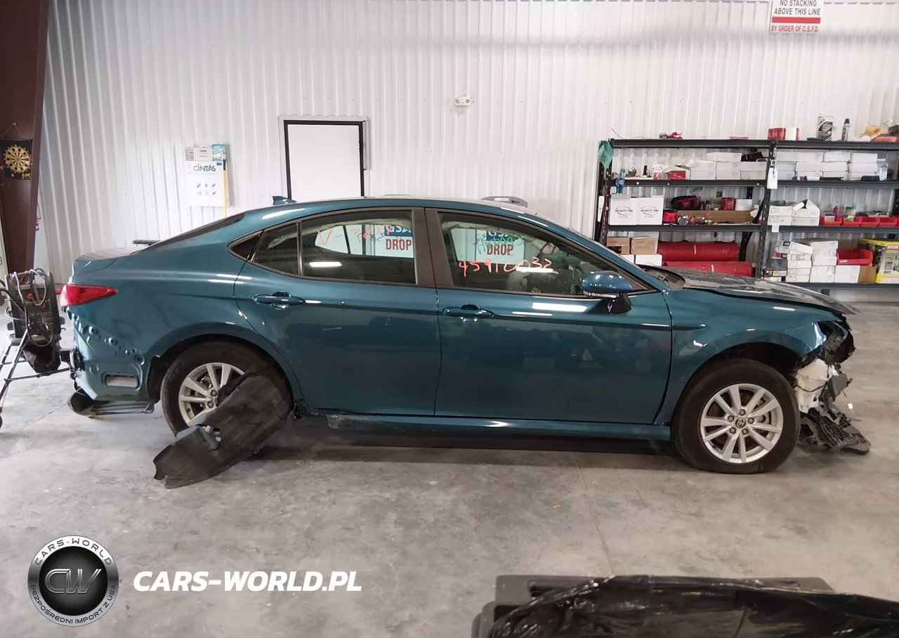 2026 Toyota Camry Le VIN:4T1DAACK0TU253877 - 14