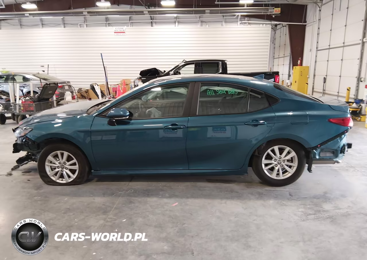2026 Toyota Camry Le VIN:4T1DAACK0TU253877 - 15