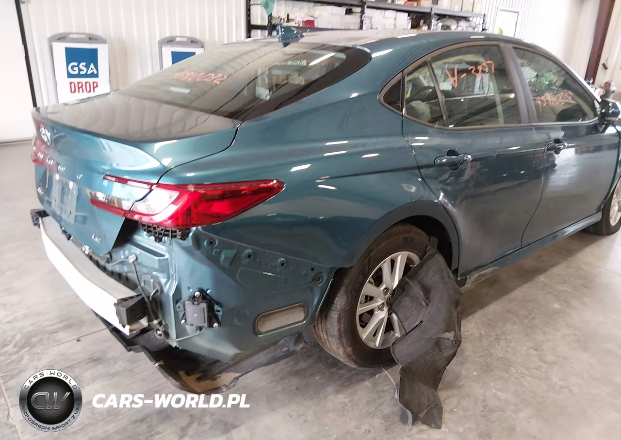 2026 Toyota Camry Le VIN:4T1DAACK0TU253877 - 18