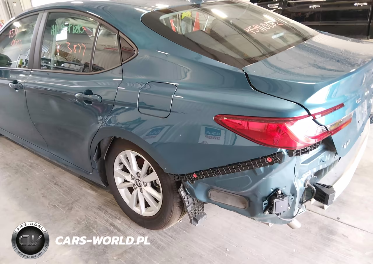 2026 Toyota Camry Le VIN:4T1DAACK0TU253877 - 19