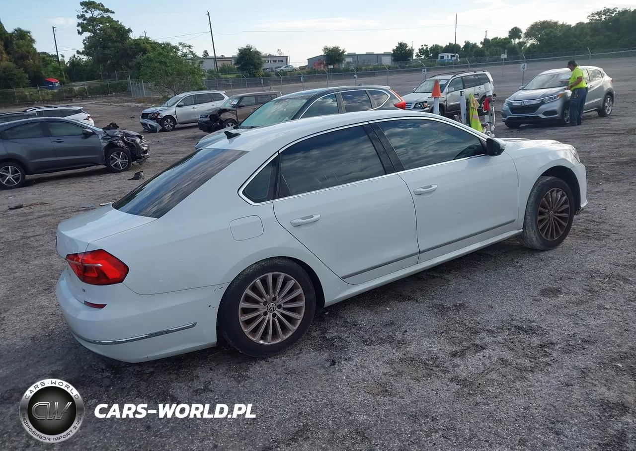 2016 Volkswagen Passat 1.8T Se VIN:1VWBT7A32GC010813 - 4
