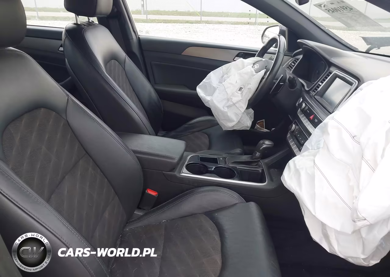2018 Hyundai Sonata Sport VIN:5NPE34AF8JH664171 - 5