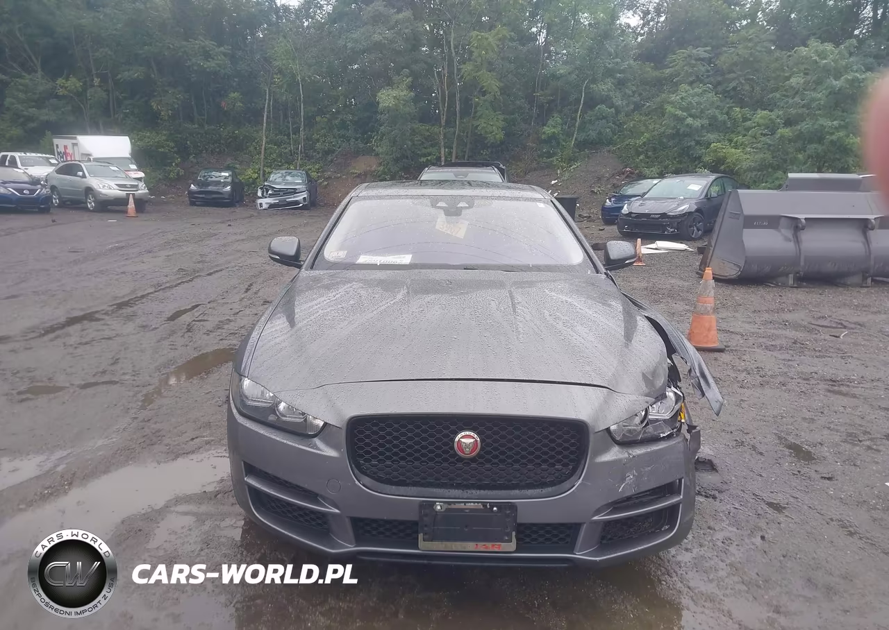 2018 Jaguar Xe 25T Prestige VIN:SAJAK4FX7JCP38048 - 12