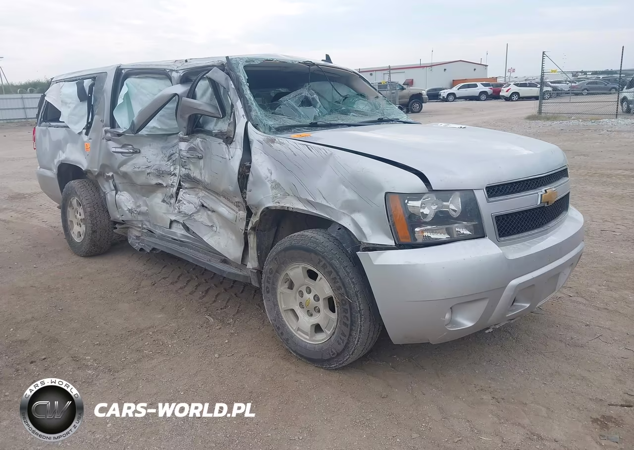 2012 Chevrolet Suburban Lt VIN:1GNSKJE77CR197478 - 1