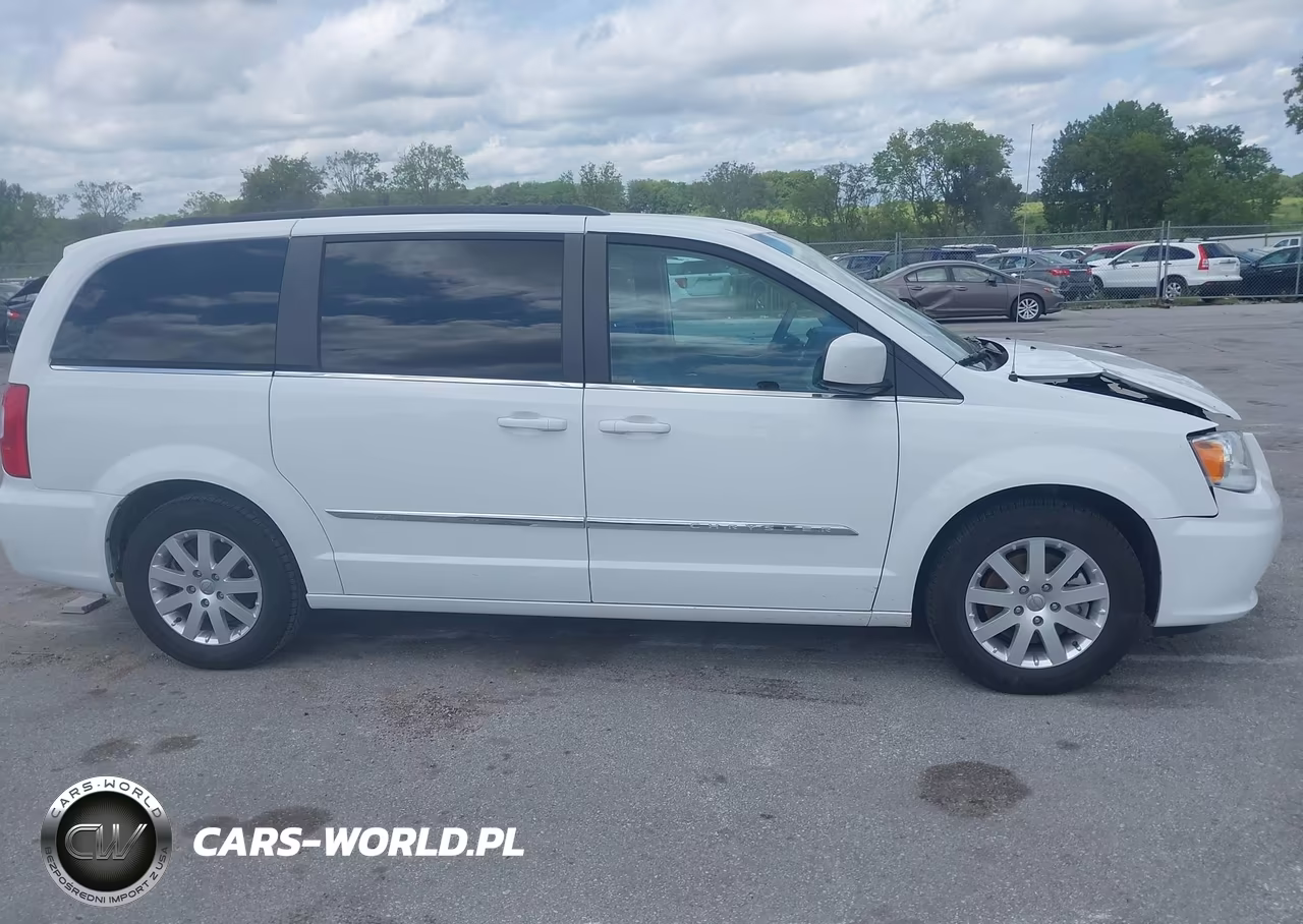 2016 Chrysler Town & Country Touring VIN:2C4RC1BG1GR198893 - 13