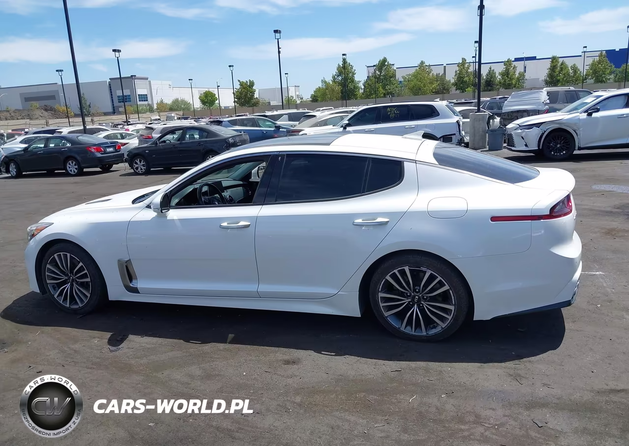 2018 Kia Stinger Premium VIN:KNAE25LA0J6037188 - 14