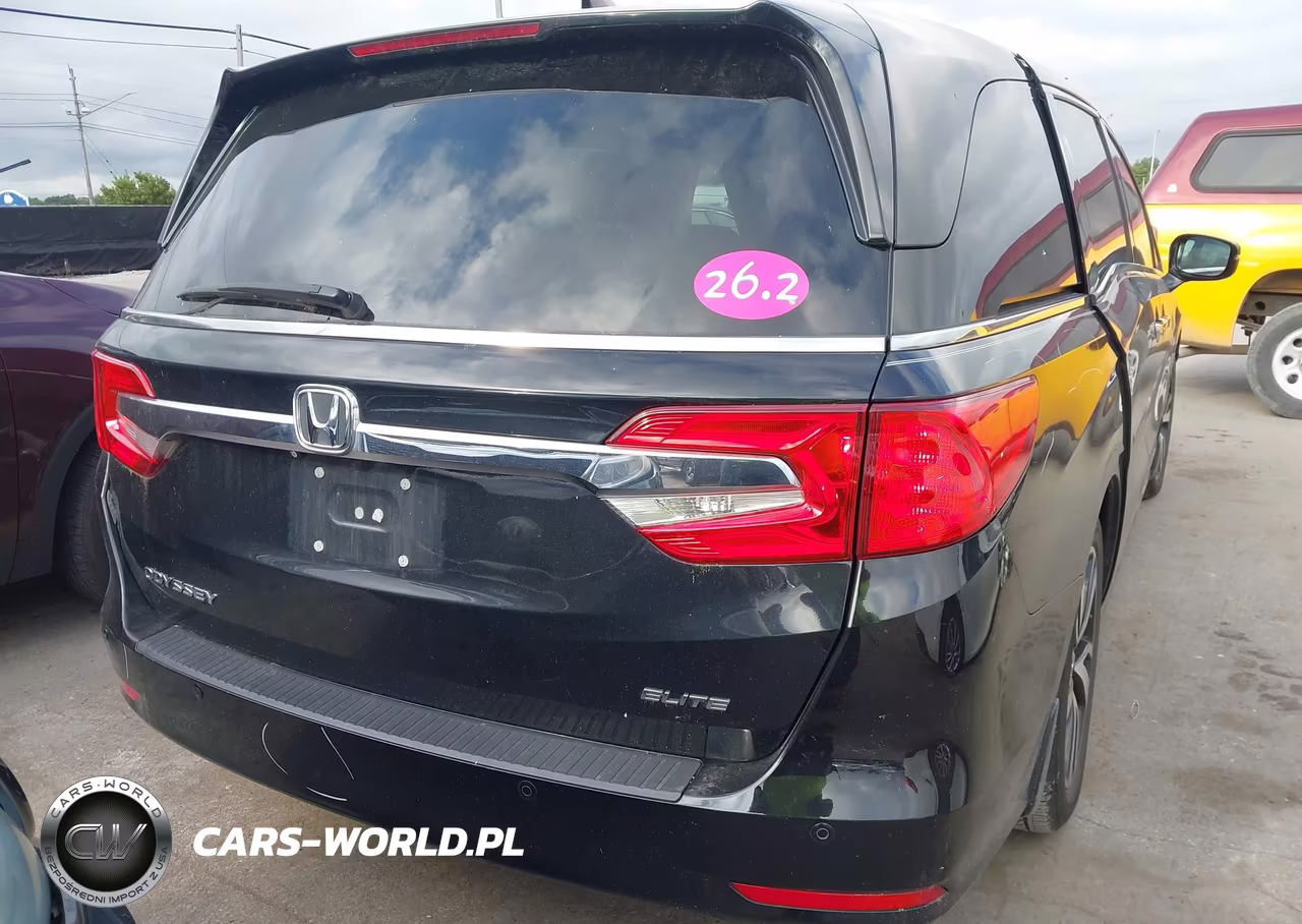 2018 Honda Odyssey Elite VIN:5FNRL6H98JB081241 - 17