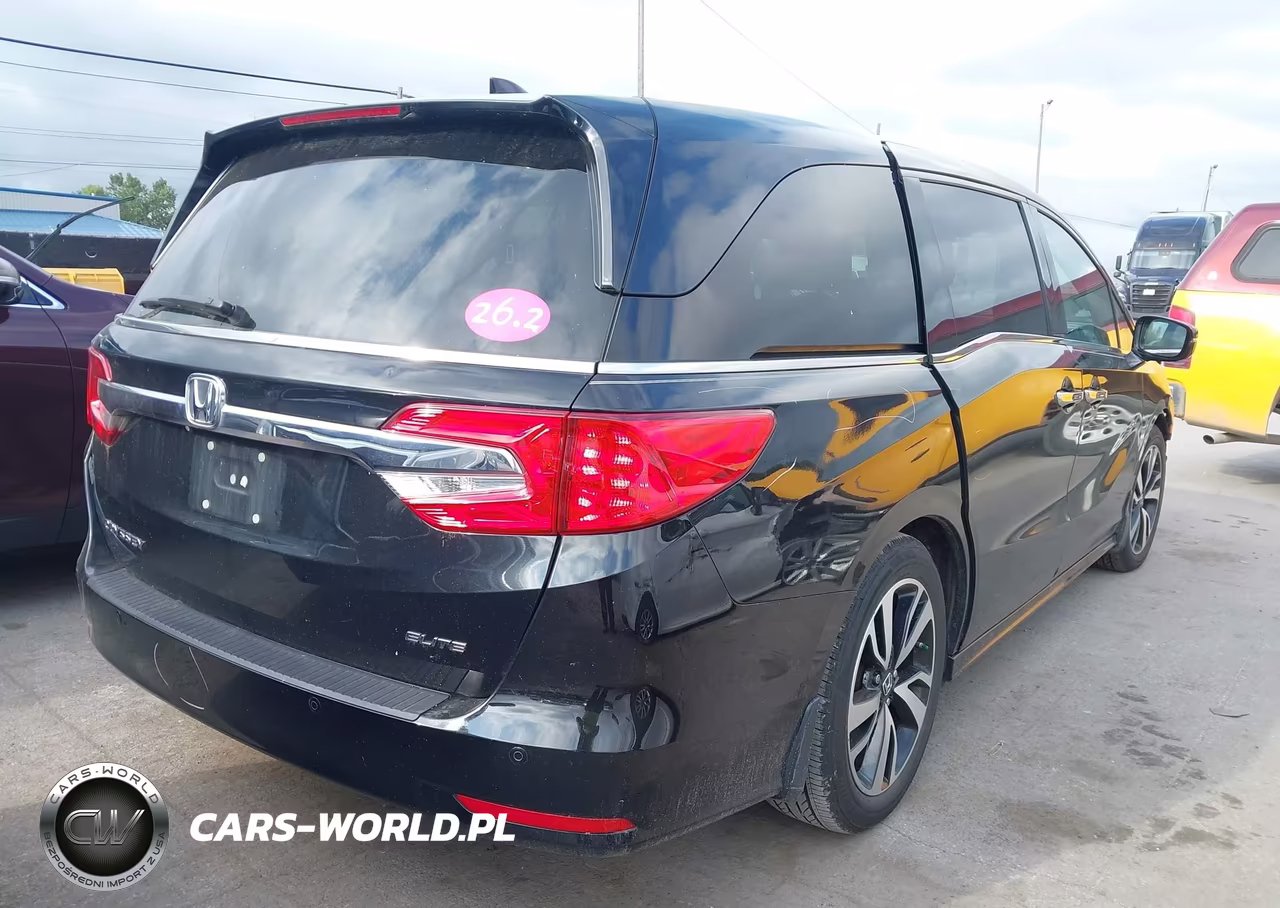 2018 Honda Odyssey Elite VIN:5FNRL6H98JB081241 - 4