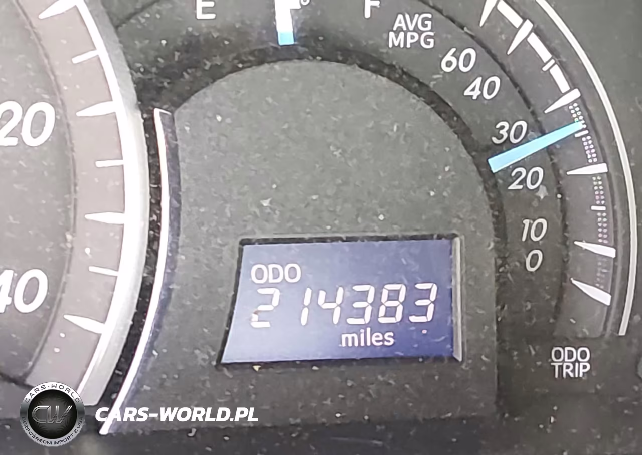 2015 Toyota Camry Le VIN:4T1BF1FK5FU950650 - 16