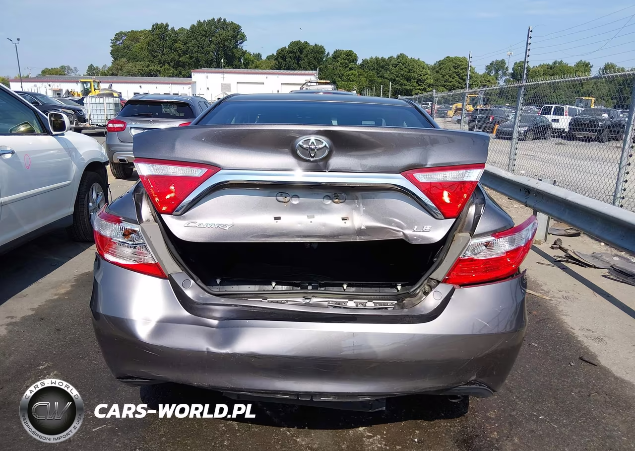 2015 Toyota Camry Le VIN:4T1BF1FK5FU950650 - 17