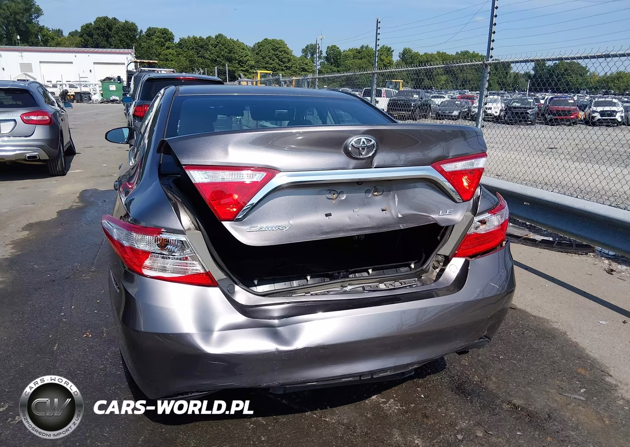 2015 Toyota Camry Le VIN:4T1BF1FK5FU950650 - 18