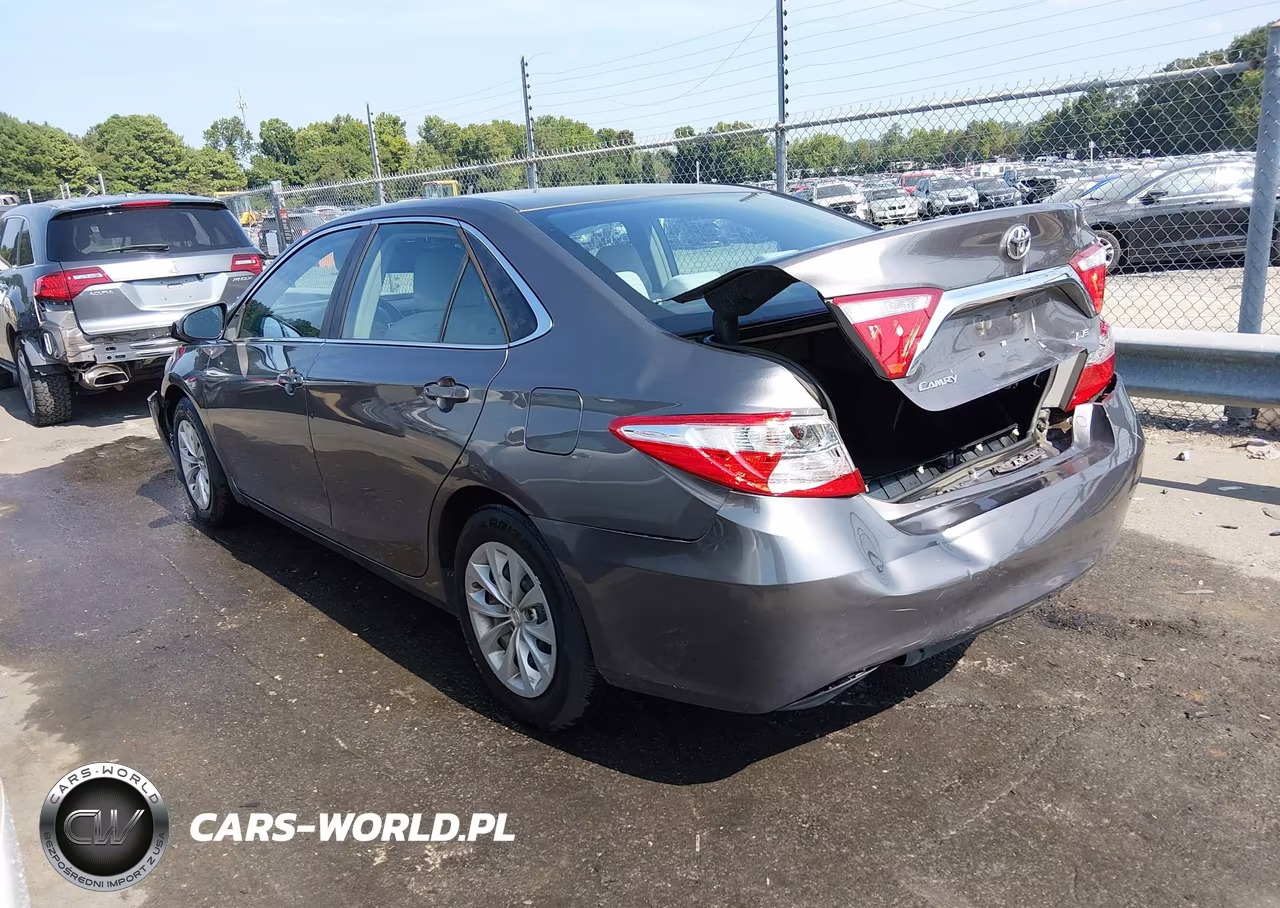 2015 Toyota Camry Le VIN:4T1BF1FK5FU950650 - 3