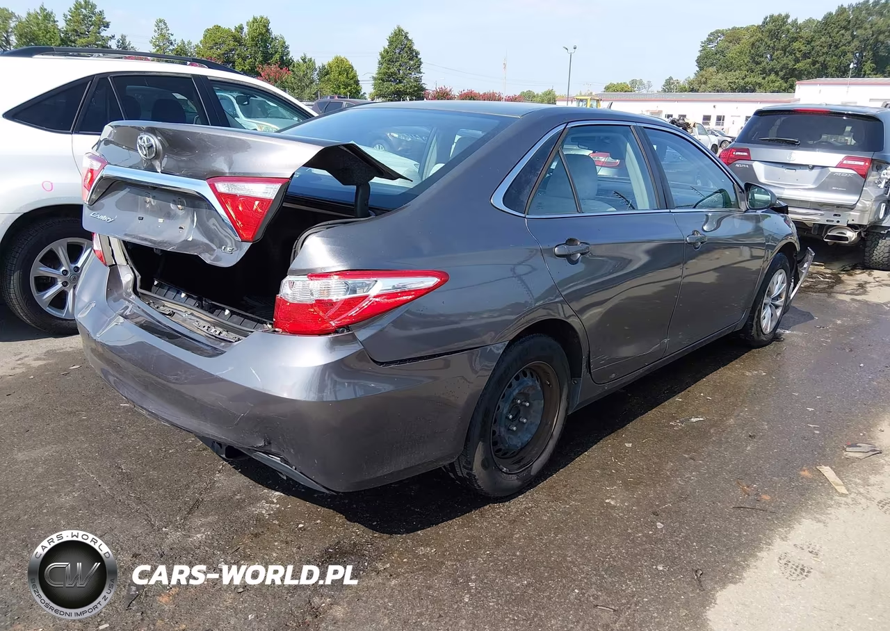 2015 Toyota Camry Le VIN:4T1BF1FK5FU950650 - 4