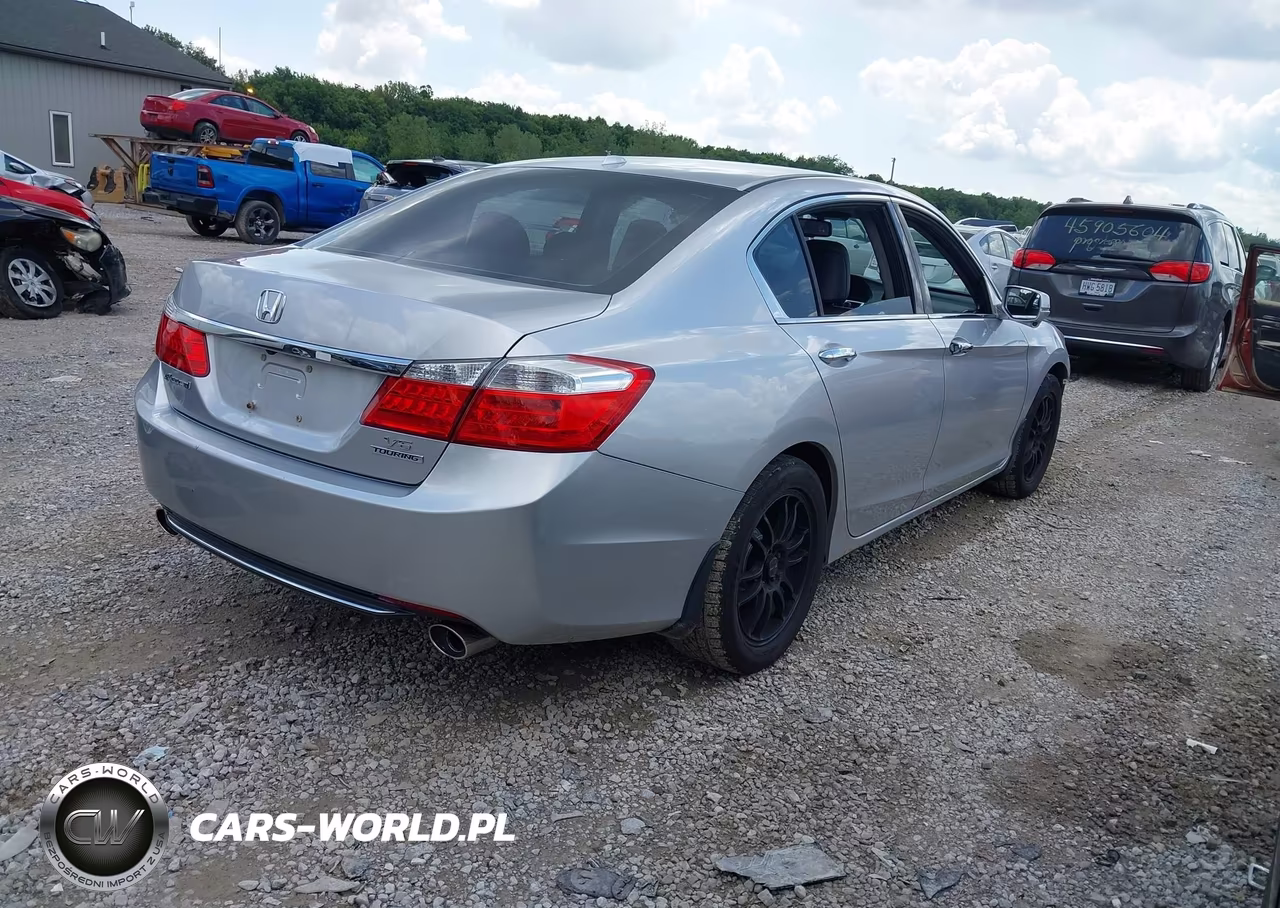 2014 Honda Accord Touring VIN:1HGCR3F99EA010670 - 4