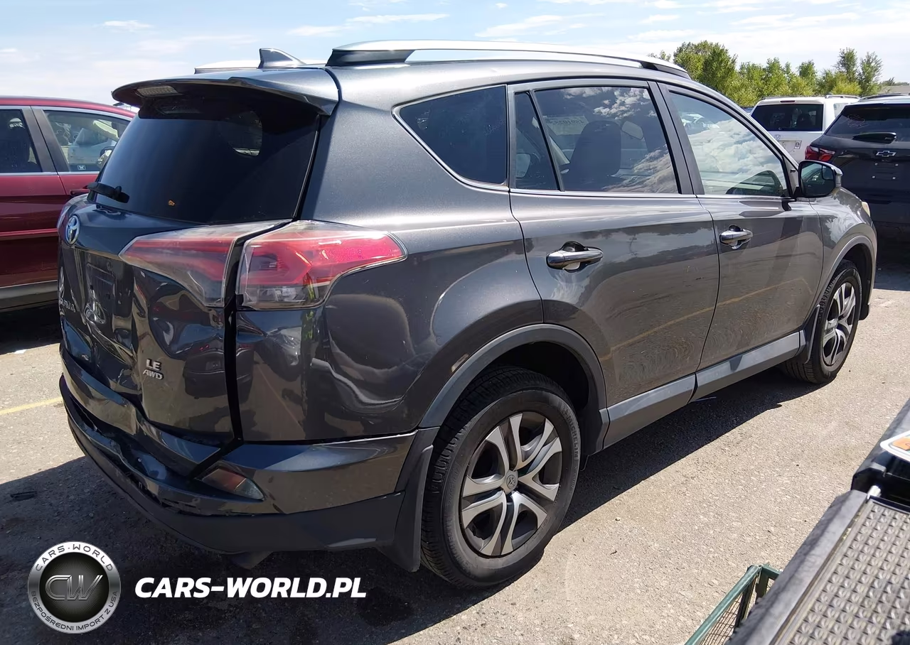 2017 Toyota Rav4 Le VIN:2T3BFREV5HW646982 - 4