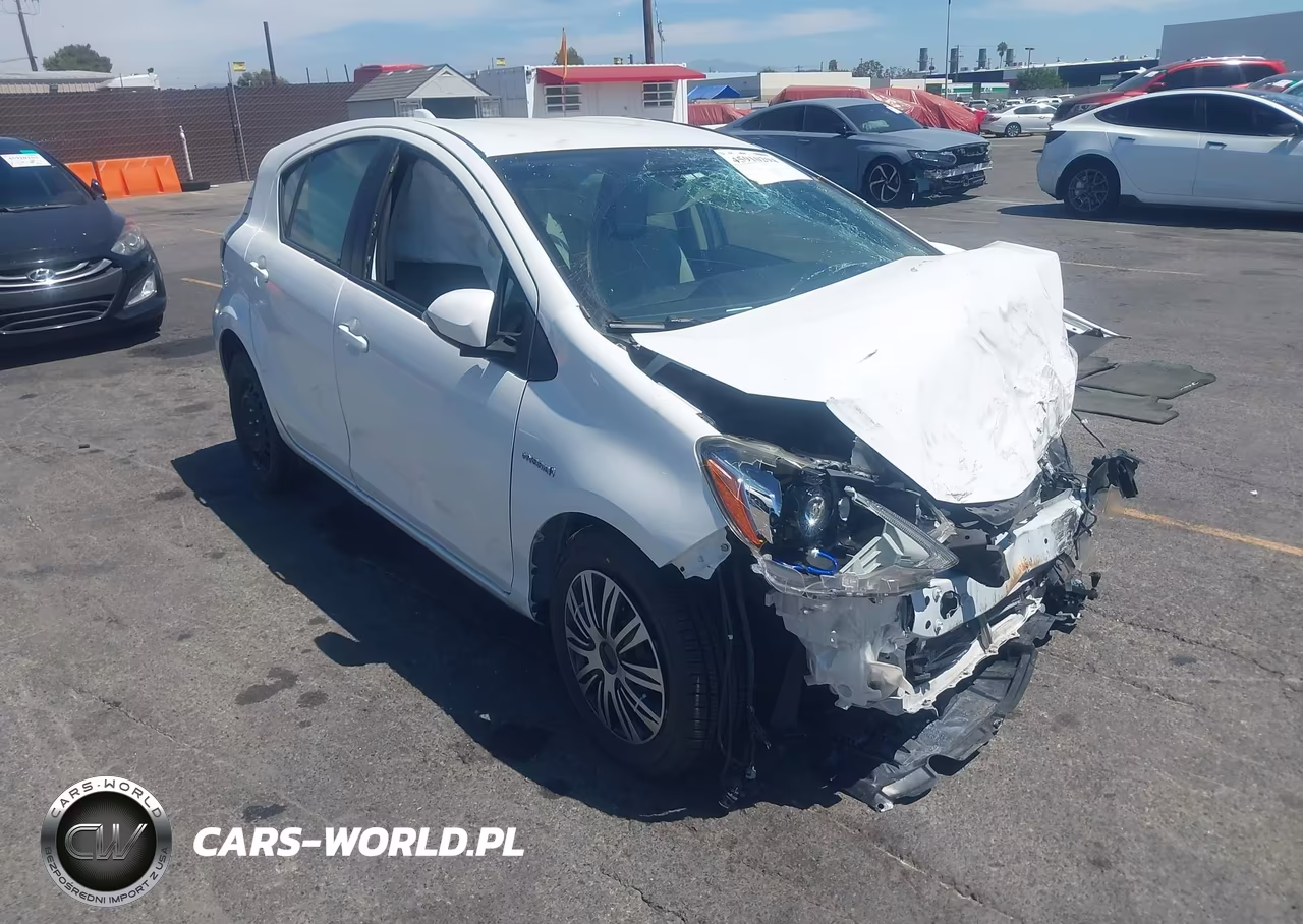 2016 Toyota Prius C One