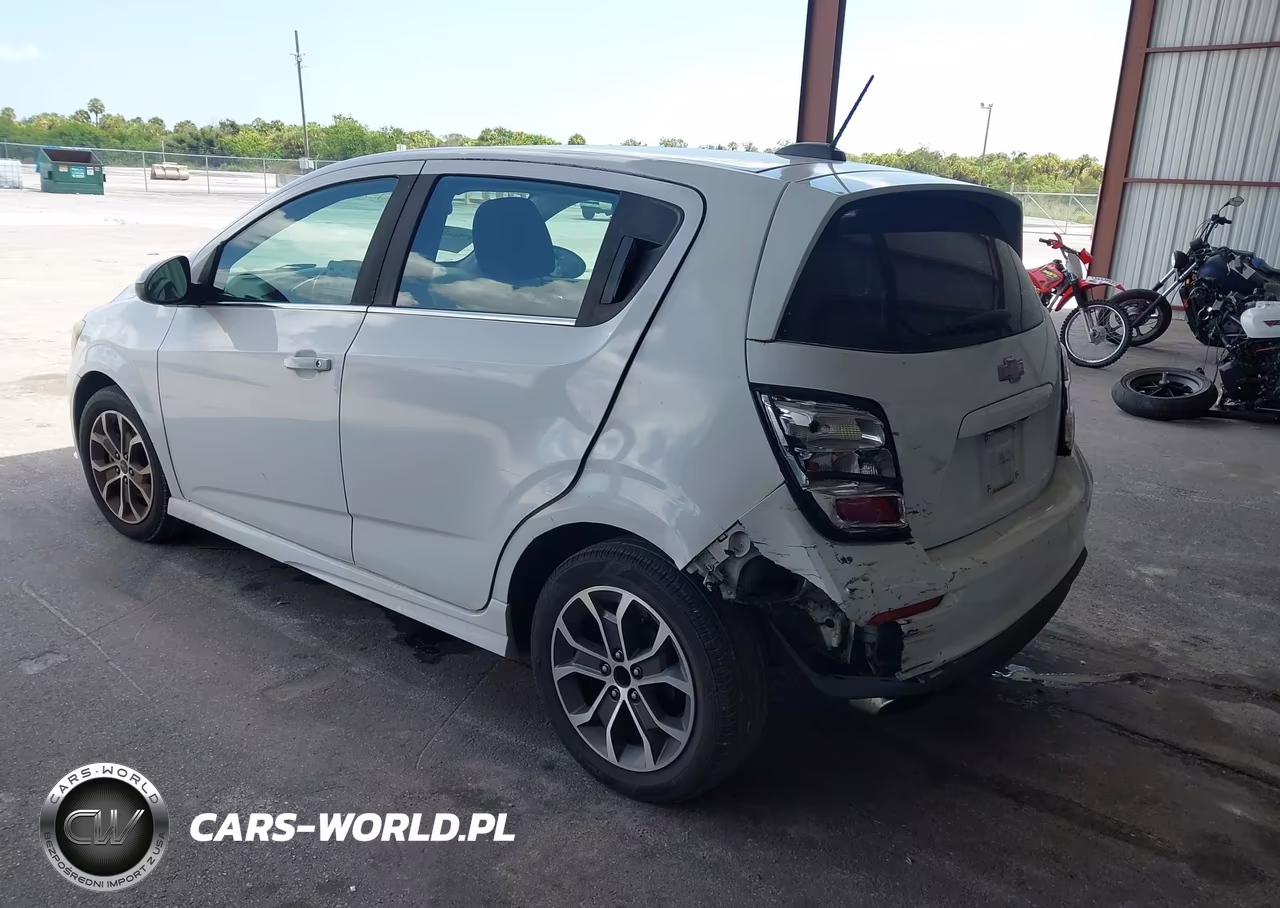 2018 Chevrolet Sonic Lt Auto VIN:1G1JD6SH9J4107050 - 3