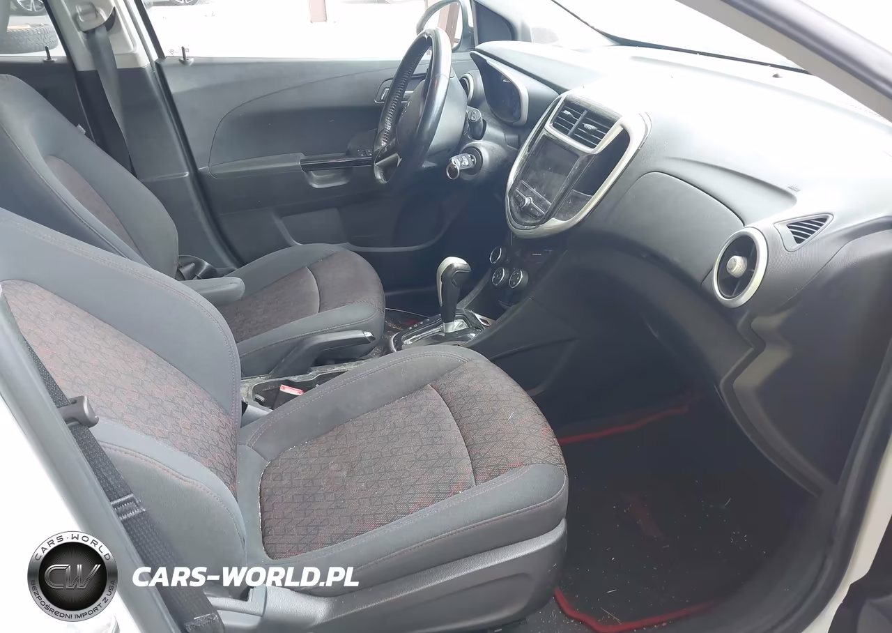 2018 Chevrolet Sonic Lt Auto VIN:1G1JD6SH9J4107050 - 5