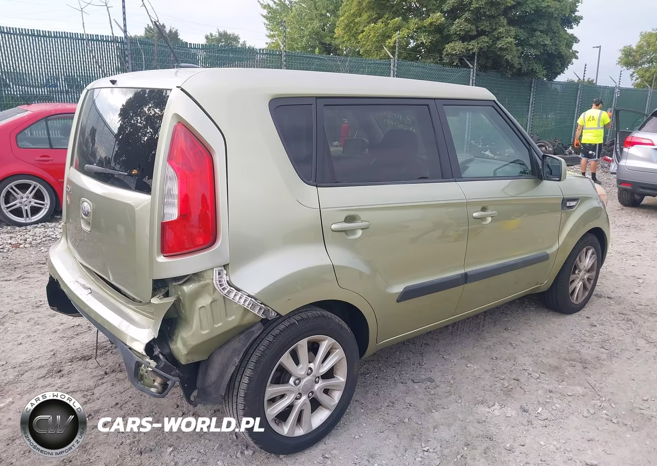 2013 Kia Soul VIN:KNDJT2A52D7606480 - 4