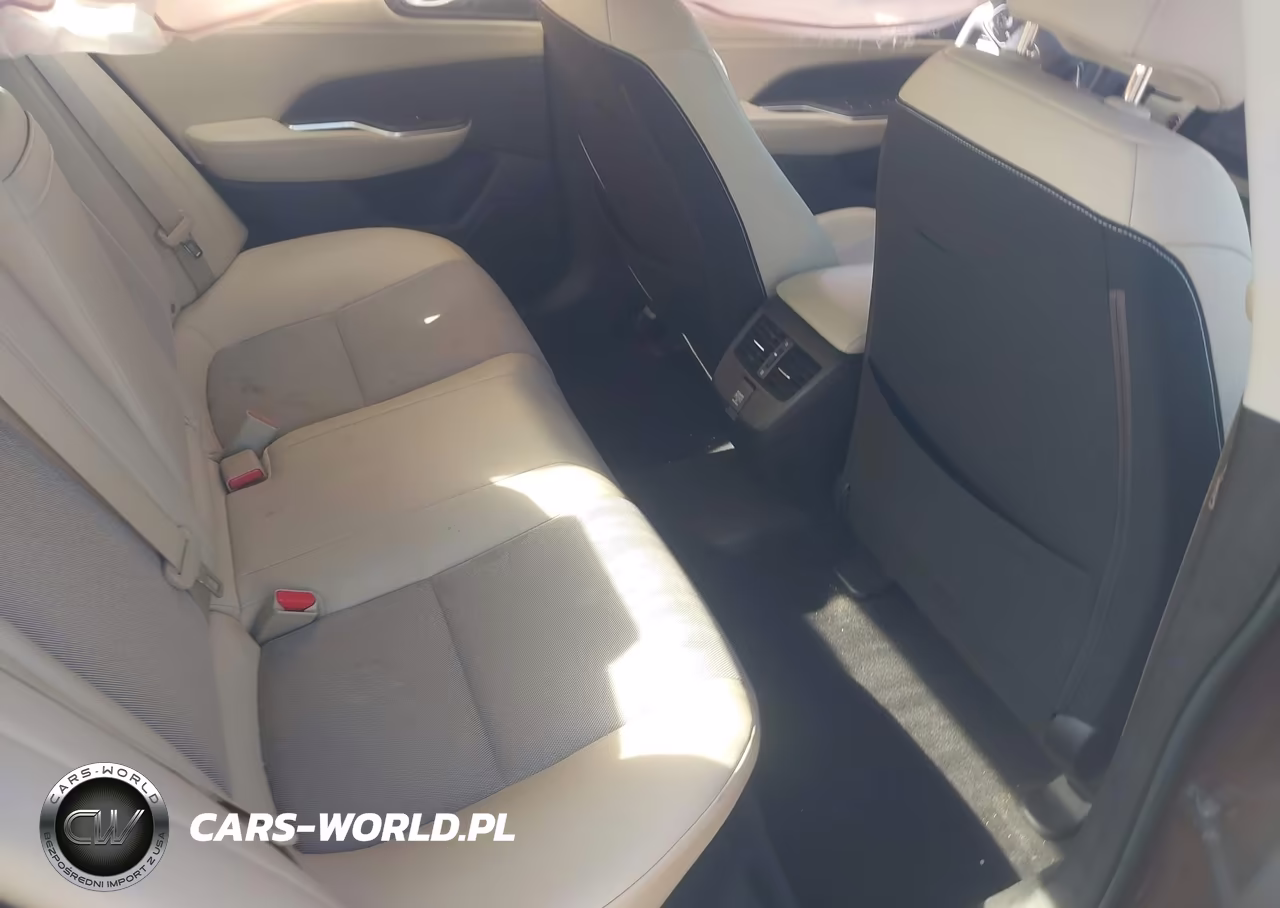 2018 Honda Clarity Plug-In Hybrid VIN:JHMZC5F19JC004641 - 8