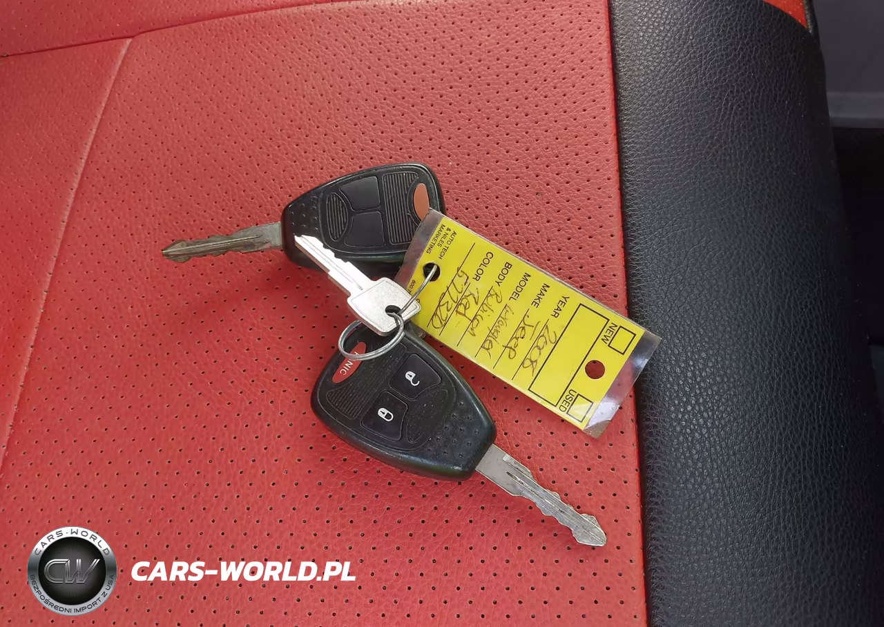 2008 Jeep Wrangler Unlimited Rubicon VIN:1J4GA69198L577320 - 11