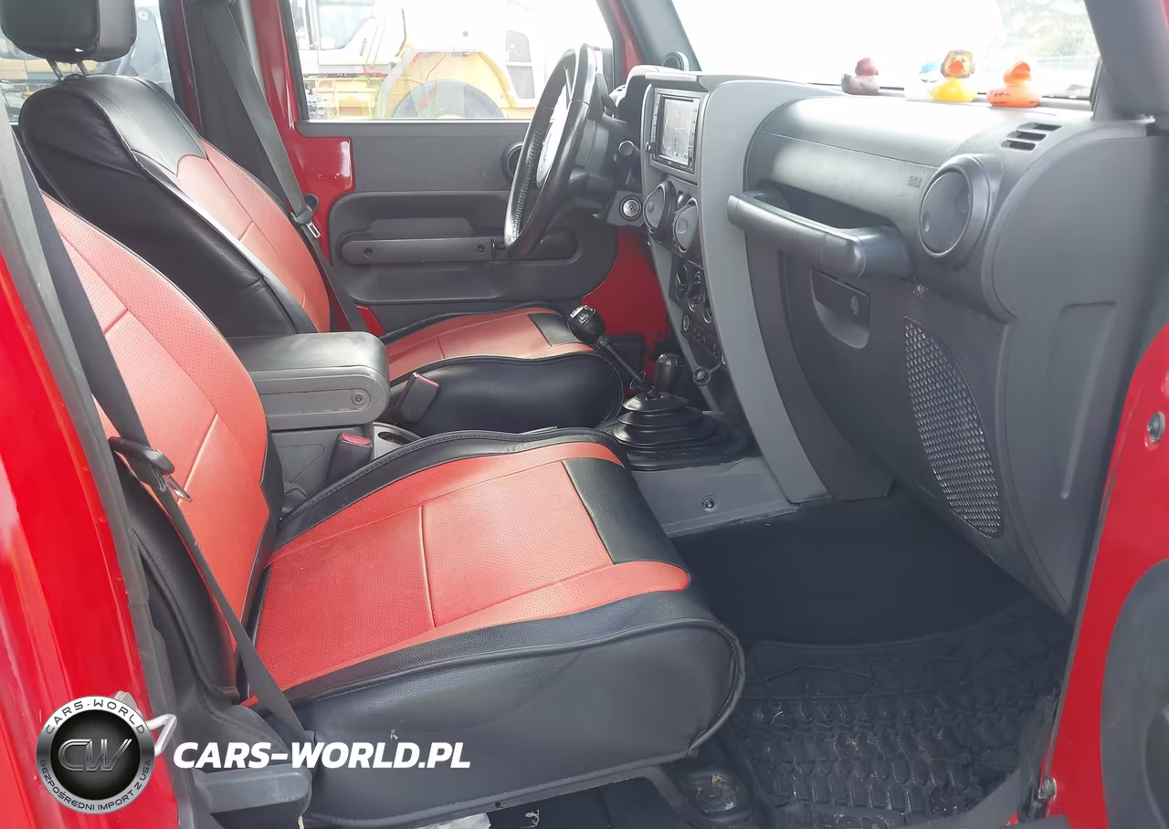 2008 Jeep Wrangler Unlimited Rubicon VIN:1J4GA69198L577320 - 5