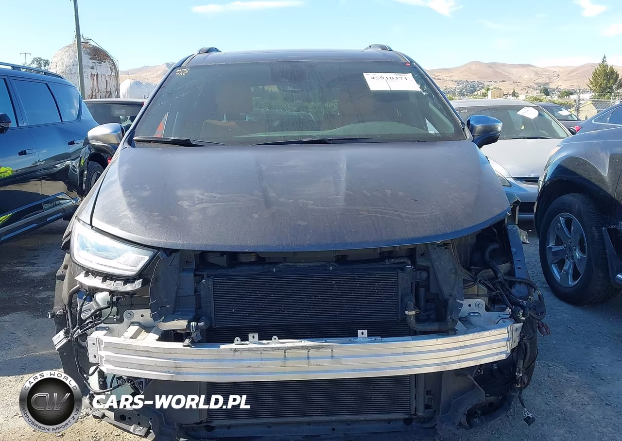 2022 Chrysler Pacifica Hybrid Pinnacle VIN:2C4RC1N78NR223474 - 13