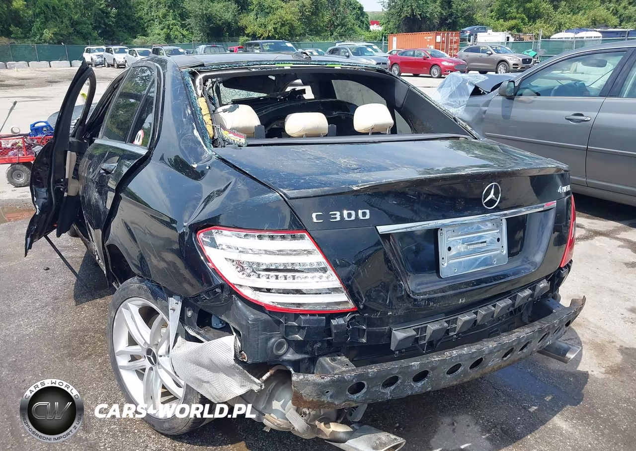 2013 Mercedes-Benz C 300 Sport 4Matic VIN:WDDGF8AB0DR246808 - 11