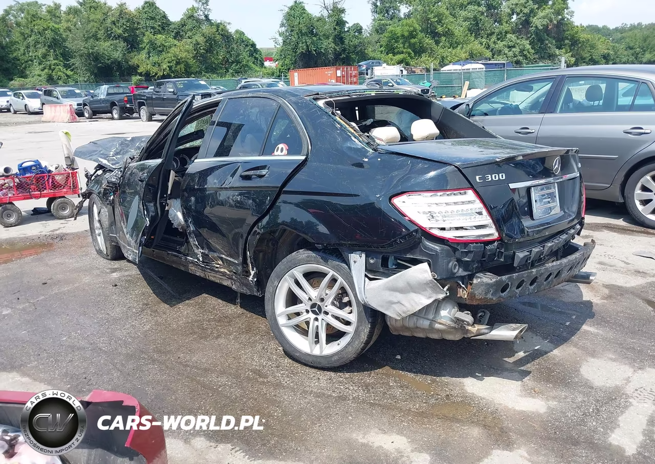2013 Mercedes-Benz C 300 Sport 4Matic VIN:WDDGF8AB0DR246808 - 3