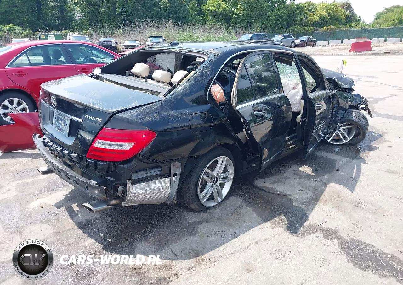 2013 Mercedes-Benz C 300 Sport 4Matic VIN:WDDGF8AB0DR246808 - 4