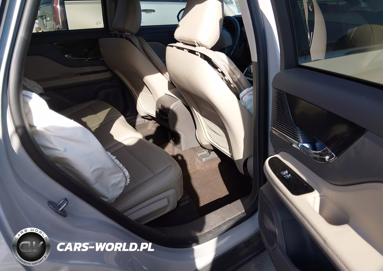 2022 Lincoln Corsair Standard VIN:5LMCJ1C94NUL30453 - 8